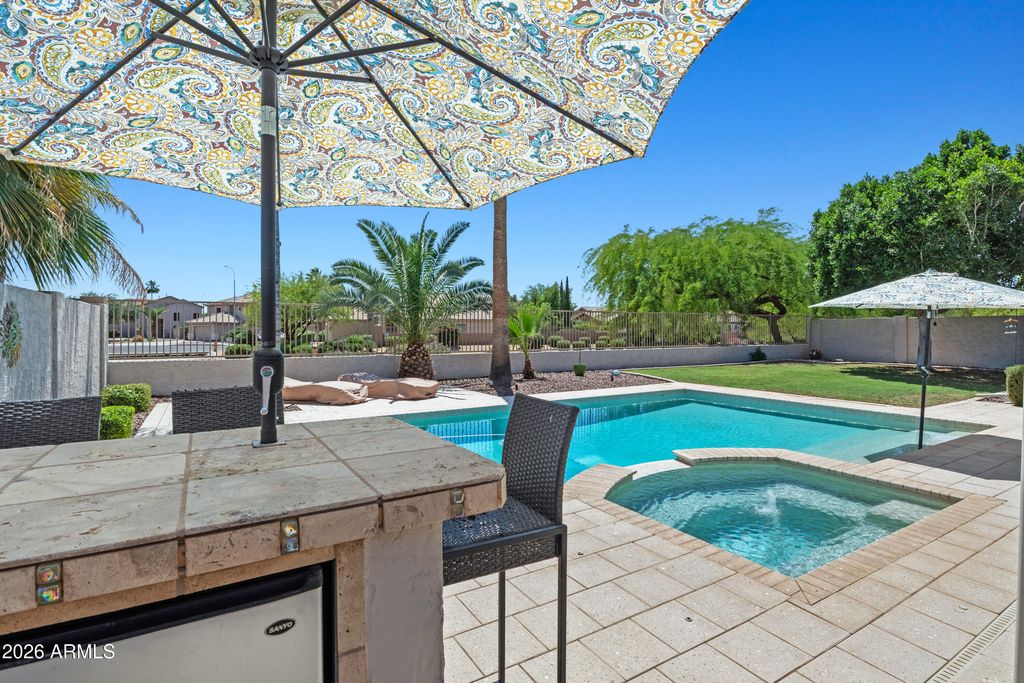 Image 36 of property listing at 665 W GOLDFINCH Way, Chandler, AZ 85286
