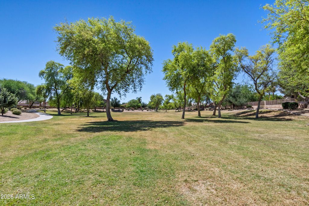 Image 38 of property listing at 665 W GOLDFINCH Way, Chandler, AZ 85286