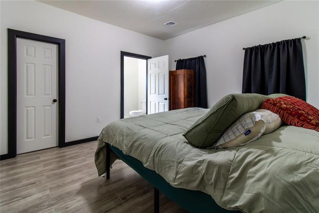 1017 E Main Streets, Shawnee, OK 74801