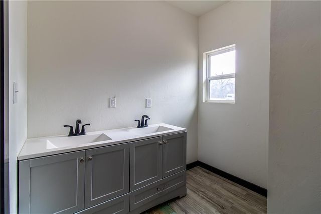 1017 E Main Streets, Shawnee, OK 74801