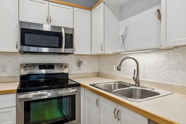 2291 AMERICUS BOULEVARD W 3, Clearwater, FL 33763