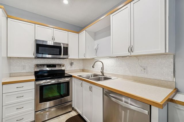 2291 AMERICUS BOULEVARD W 3, Clearwater, FL 33763