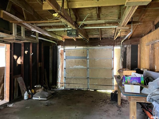 114 OAK Street, Gladstone, IL 61437