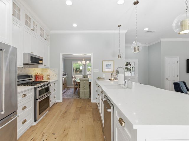 2810 Brandy LN, Georgetown, TX 78628