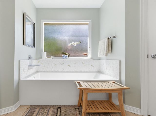 2810 Brandy LN, Georgetown, TX 78628