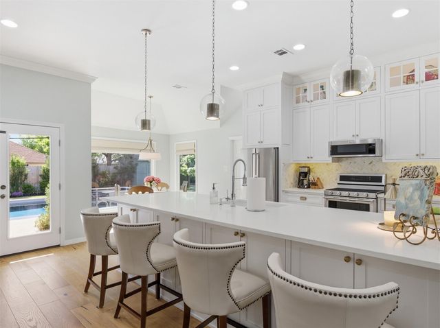 2810 Brandy LN, Georgetown, TX 78628