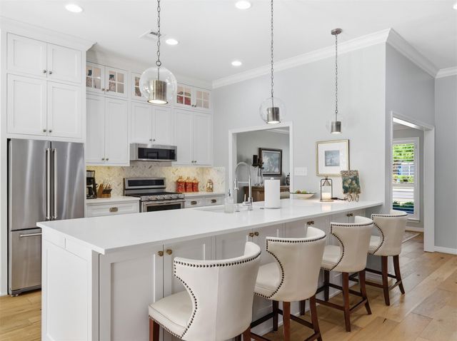 2810 Brandy LN, Georgetown, TX 78628