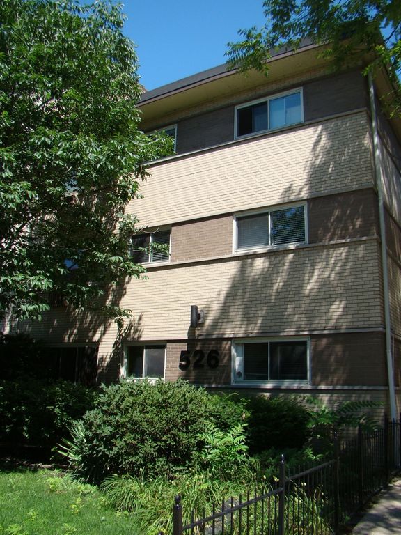 526 W Roscoe Street 1B, Chicago, IL 60657