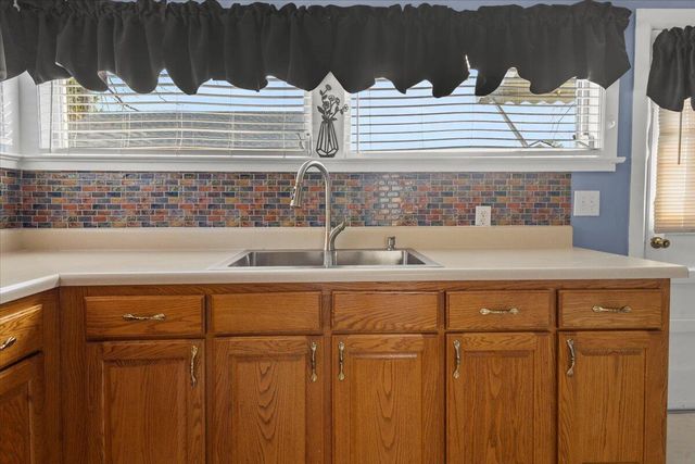 195 S Elmwood Street, Rossville, GA 30741