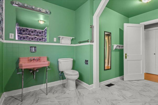 195 S Elmwood Street, Rossville, GA 30741