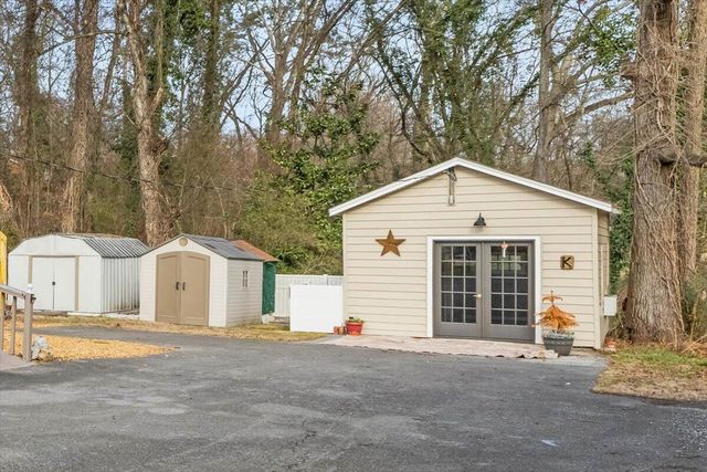 195 S Elmwood Street, Rossville, GA 30741