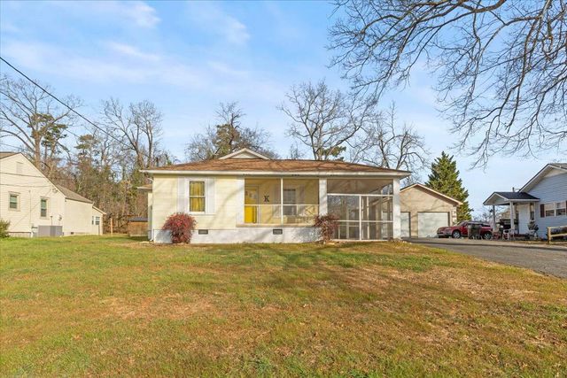 195 S Elmwood Street, Rossville, GA 30741