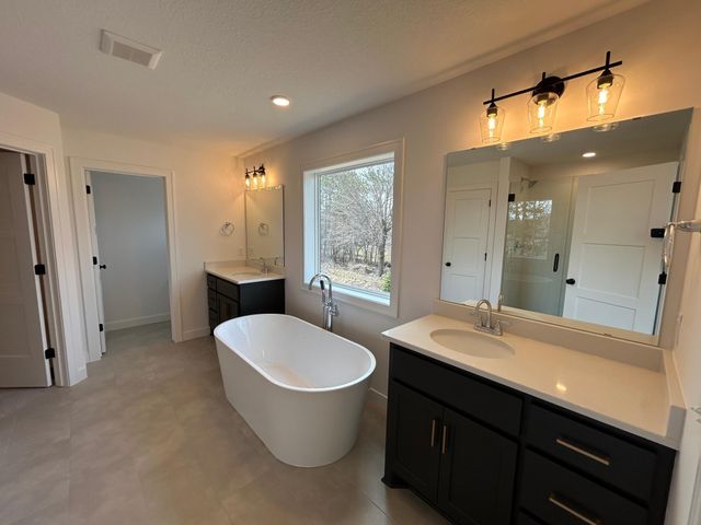 4225 Arbor Bay, Woodbury, MN 55129