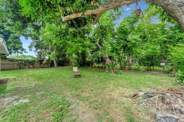 6124 DARTMOUTH DRIVE, Bradenton, FL 34207