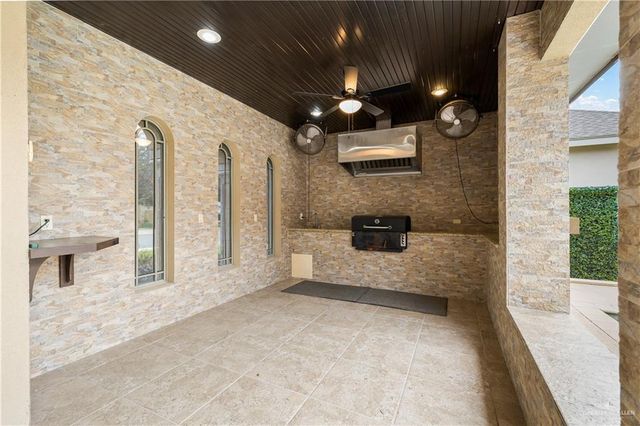 2617 Fresno Avenue, Hidalgo, TX 78557