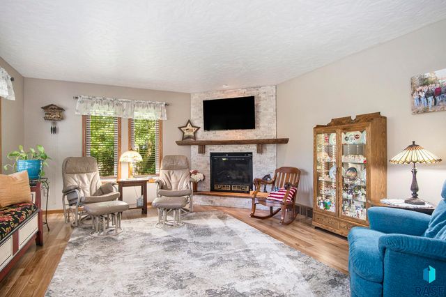 47852 273rd St Street, Harrisburg, SD 57032