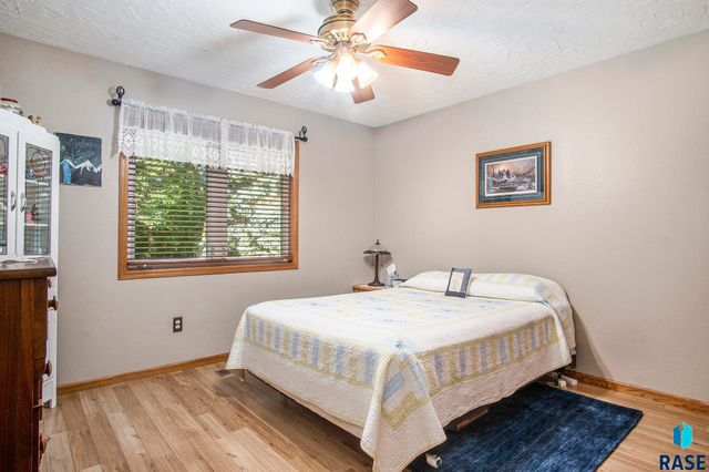 47852 273rd St Street, Harrisburg, SD 57032