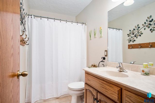 47852 273rd St Street, Harrisburg, SD 57032