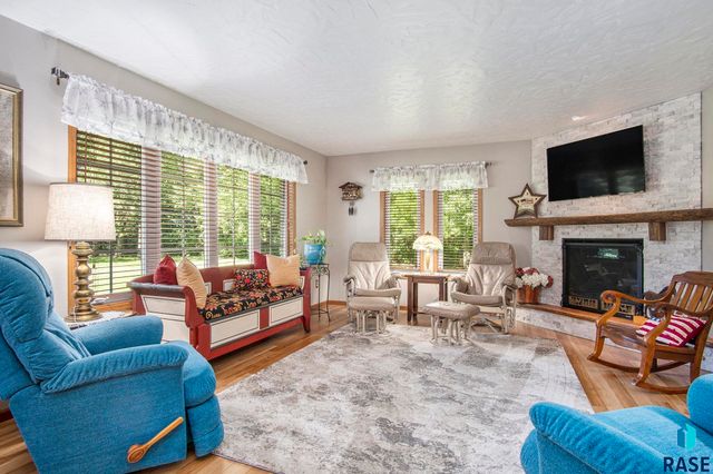 47852 273rd St Street, Harrisburg, SD 57032