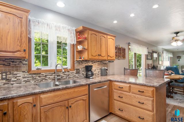 47852 273rd St Street, Harrisburg, SD 57032