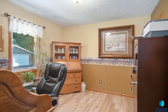 47852 273rd St Street, Harrisburg, SD 57032