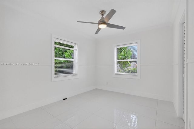 465 NW 153rd St, Miami, FL 33169
