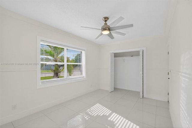 465 NW 153rd St, Miami, FL 33169