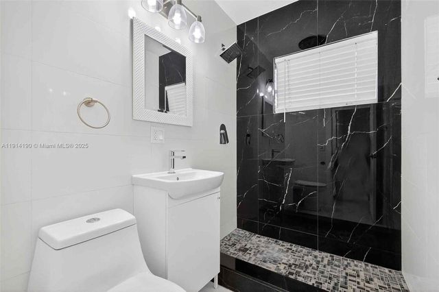 465 NW 153rd St, Miami, FL 33169