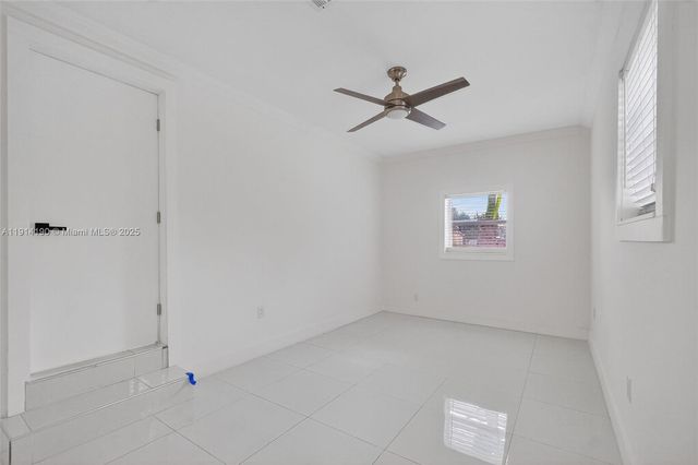 465 NW 153rd St, Miami, FL 33169