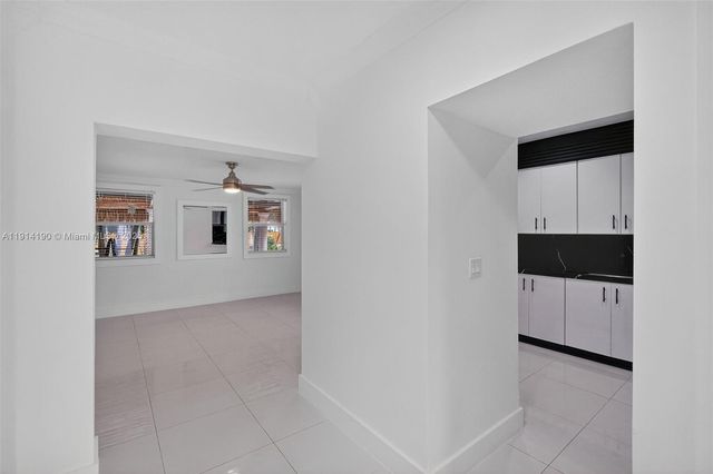 465 NW 153rd St, Miami, FL 33169