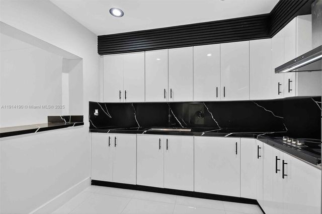 465 NW 153rd St, Miami, FL 33169