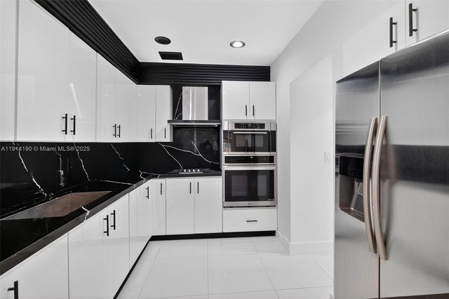 465 NW 153rd St, Miami, FL 33169