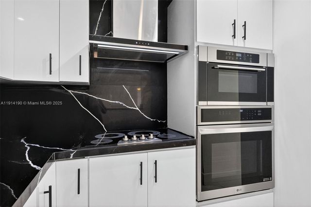 465 NW 153rd St, Miami, FL 33169