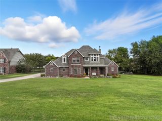 702 S Tallchief Avenue, Skiatook, OK 74070