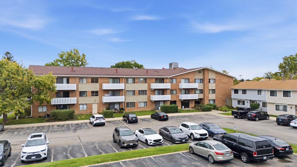 2000 Bayside Drive 114, Palatine, IL 60074 — exterior