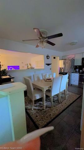 6571 N Vernon Street, Dearborn Heights, MI 48127