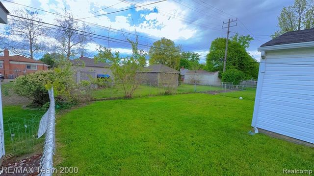 6571 N Vernon Street, Dearborn Heights, MI 48127