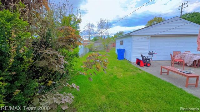 6571 N Vernon Street, Dearborn Heights, MI 48127