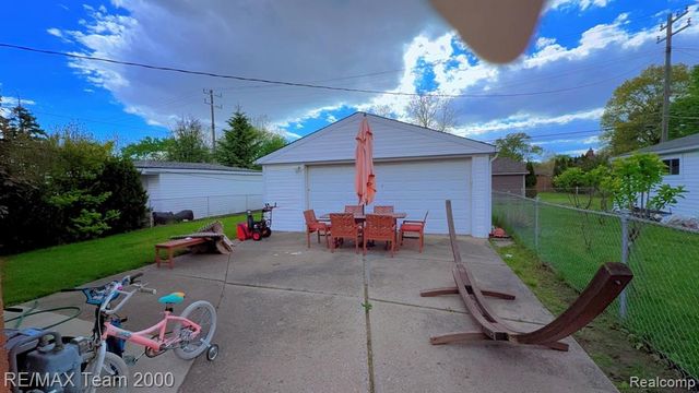 6571 N Vernon Street, Dearborn Heights, MI 48127