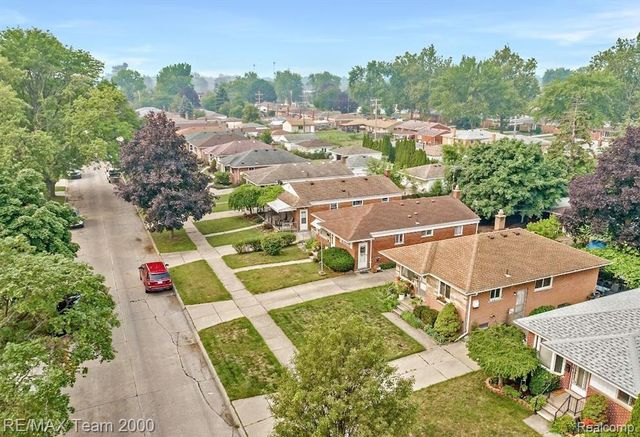 6571 N Vernon Street, Dearborn Heights, MI 48127