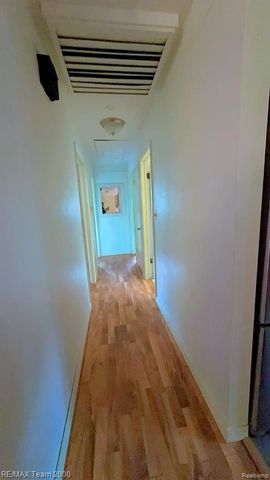 6571 N Vernon Street, Dearborn Heights, MI 48127