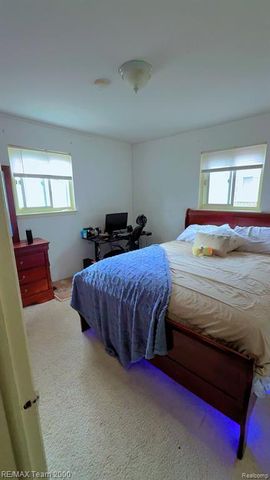 6571 N Vernon Street, Dearborn Heights, MI 48127