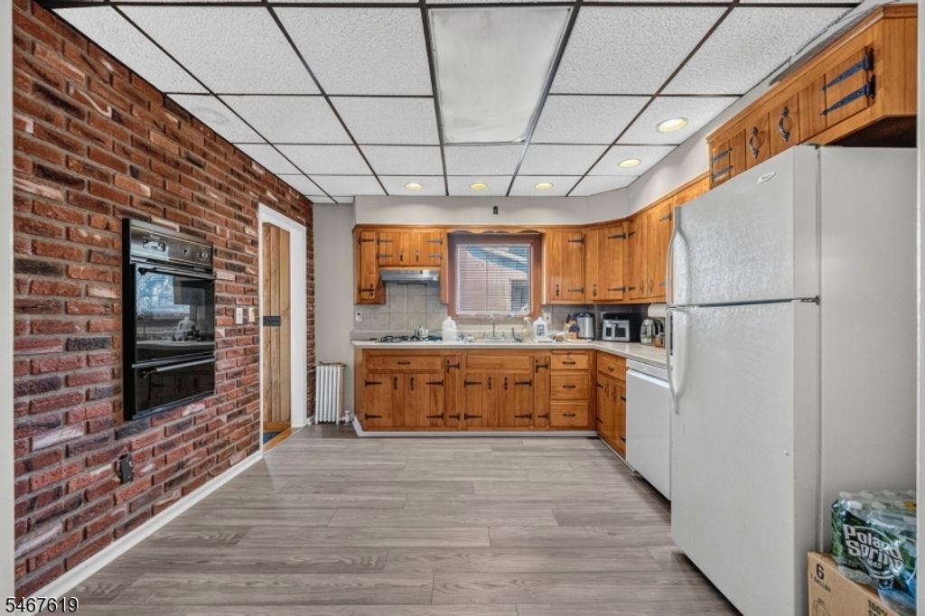 130 Rowland Ave, Clifton City, NJ 07012 — photo 4