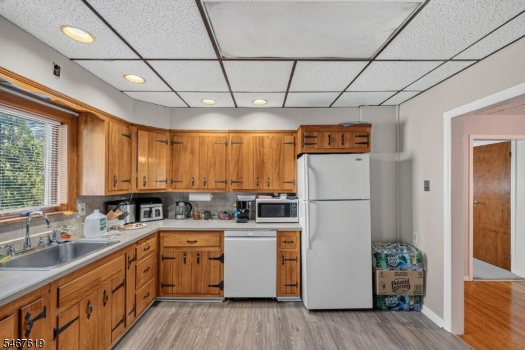 130 Rowland Ave, Clifton City, NJ 07012 — photo 5