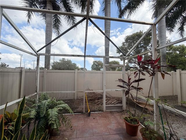 2323 SW 85th Way, Miramar, FL 33025