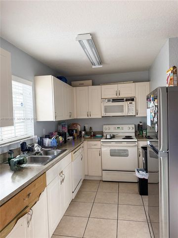 2323 SW 85th Way, Miramar, FL 33025