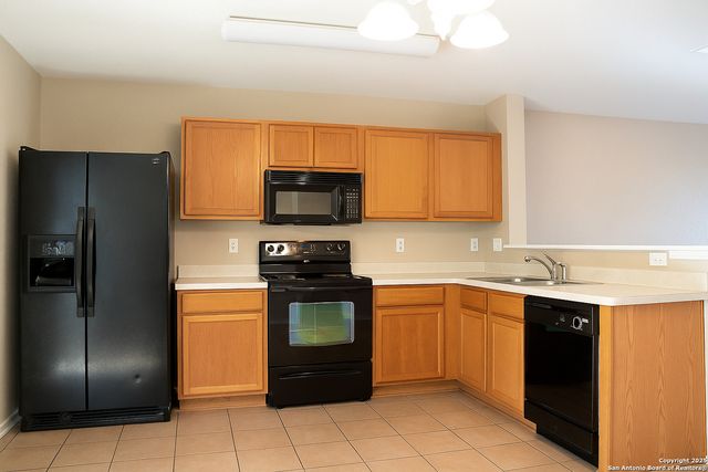 327 Cedron Chase, San Antonio, TX 78253