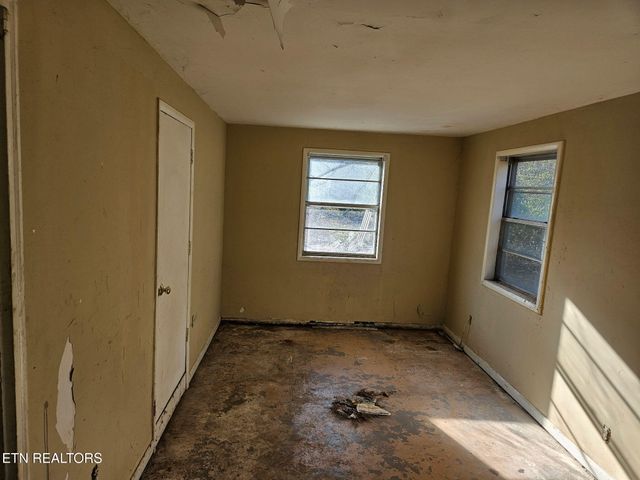 4601 Tanglewood Rd, Knoxville, TN 37912