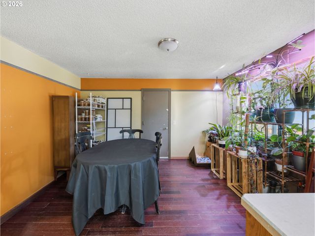 1960 Sw 13TH Ct, Gresham, OR 97080