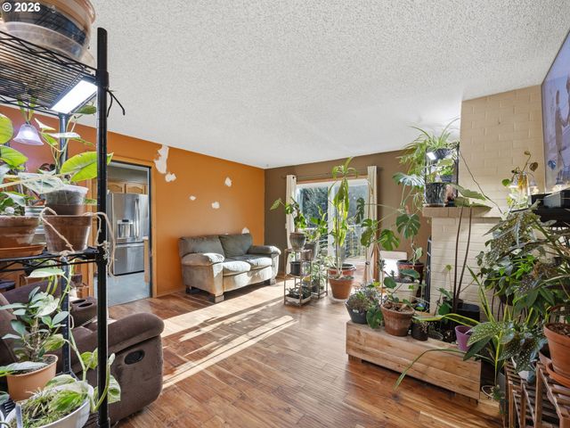 1960 Sw 13TH Ct, Gresham, OR 97080